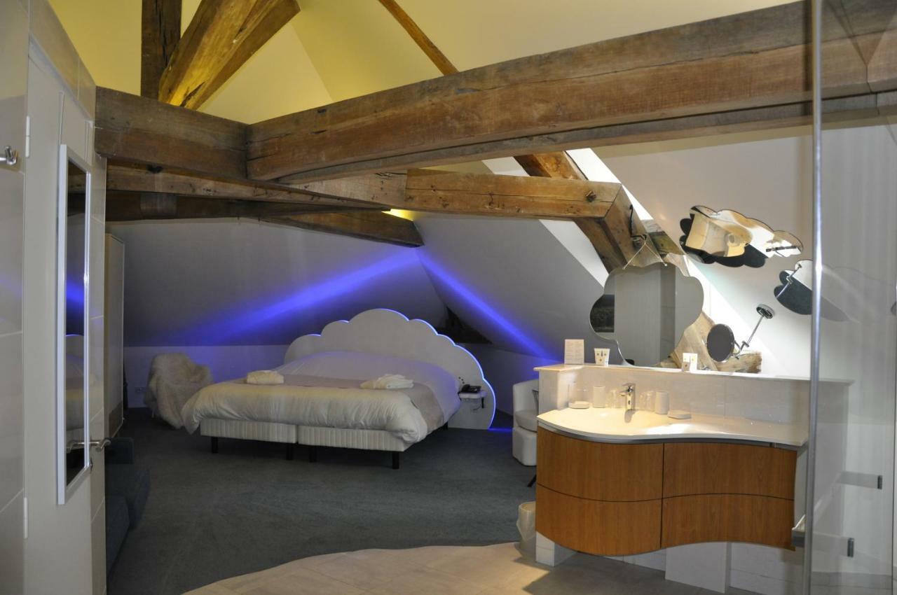 Les Tonnelles Hotel